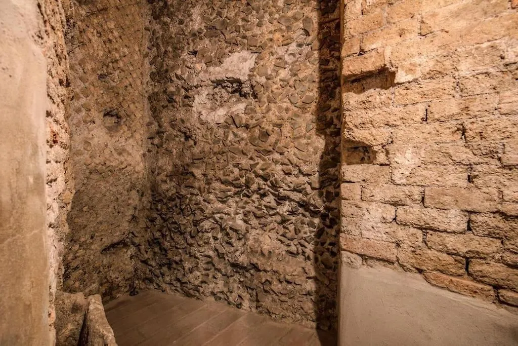 Colosseum House Rome 0*,  Italy